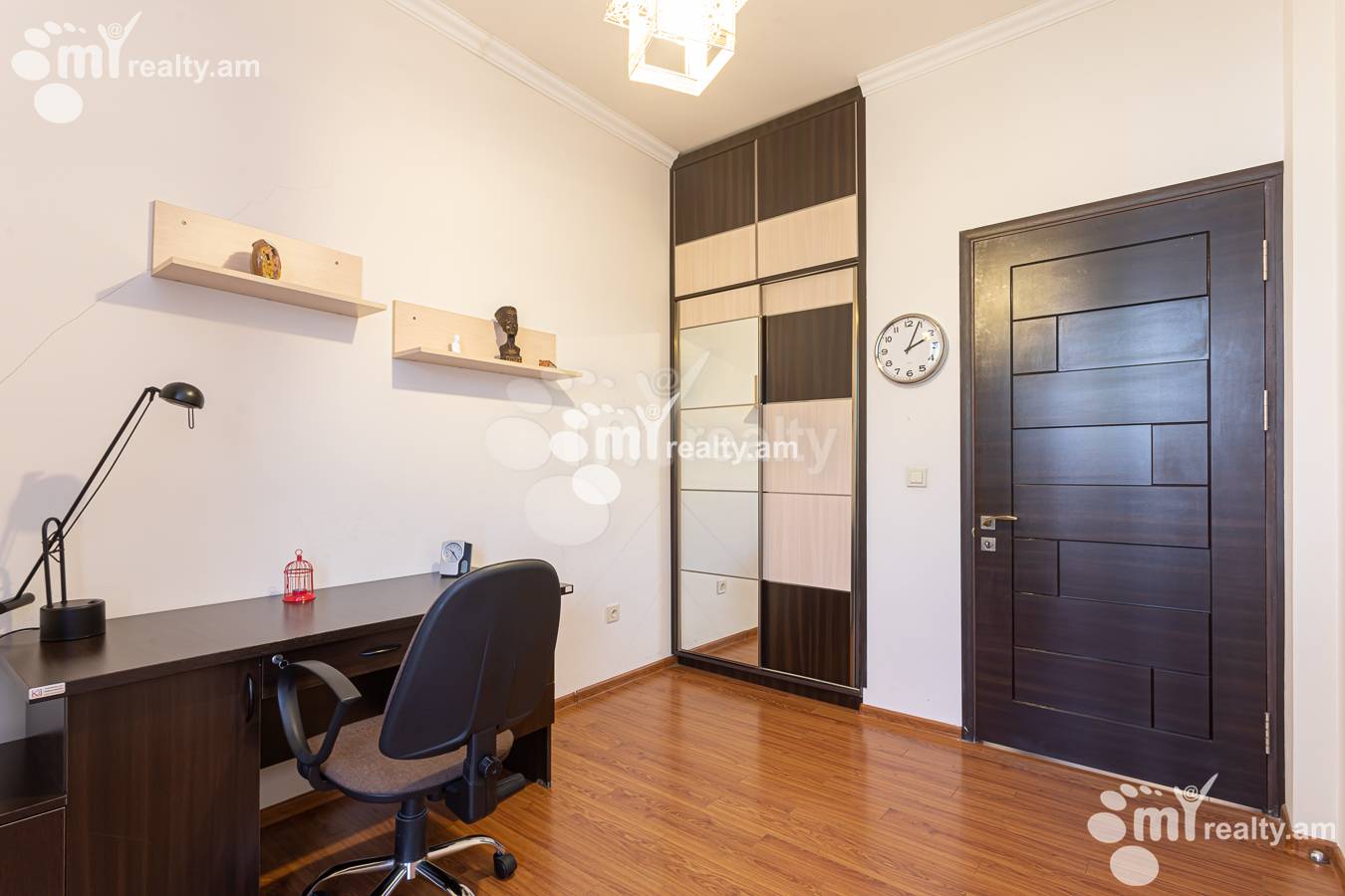 4 bedroom apartment for rent Antarayin St, Center Yerevan, 156170