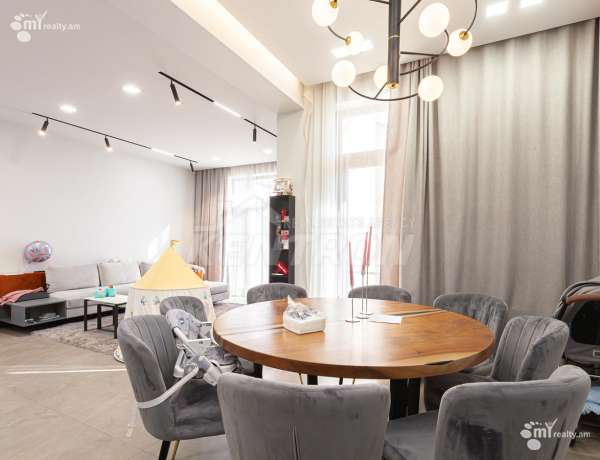 arandznatun-vacharq-Yerevan-Ajapnyak