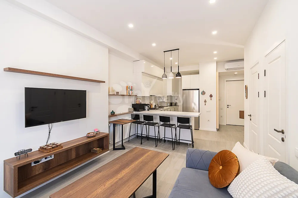 snyat-kvartiru-v-novostroyke/3-komnatnaya/Antarayin%2C+G.Emin+St%2C/Center/Yerevan