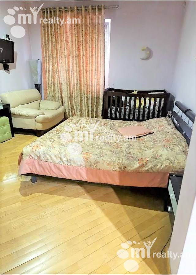 4 bedroom apartment for sale خیابان پوشکین, مرکز شهر ایروان, 140351