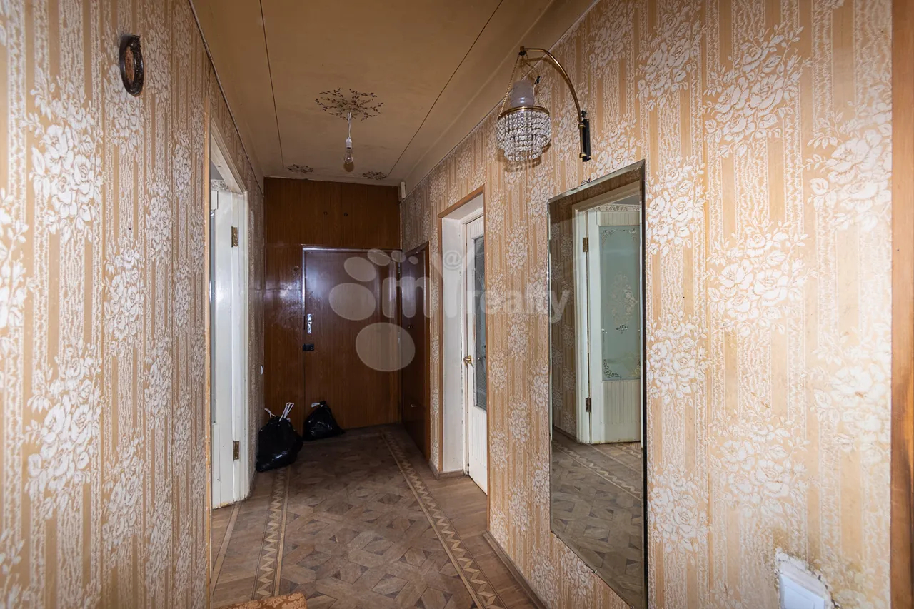 Купить 4 комнатную квартиру Азатутян пр, Арабкир Ереван, 160071