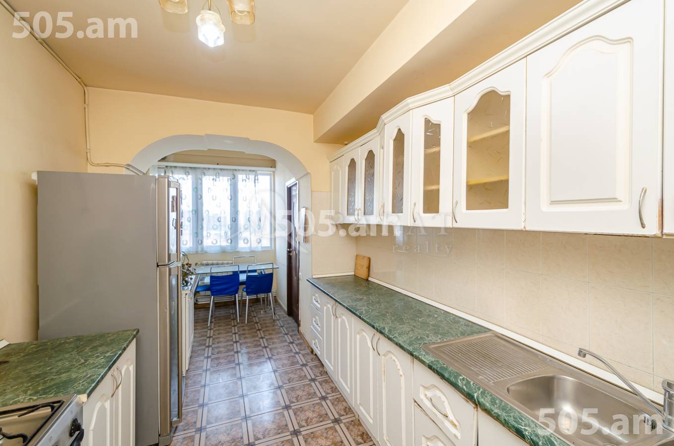 4 սենյականոց բնակարան  Սարյան փող, Կենտրոն Երևան, 154184