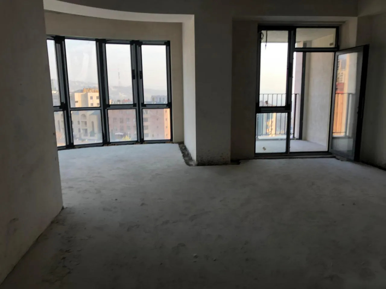 4 bedroom apartment for sale خیابان آخبیور سِروب, عربگیر ایروان, 157630