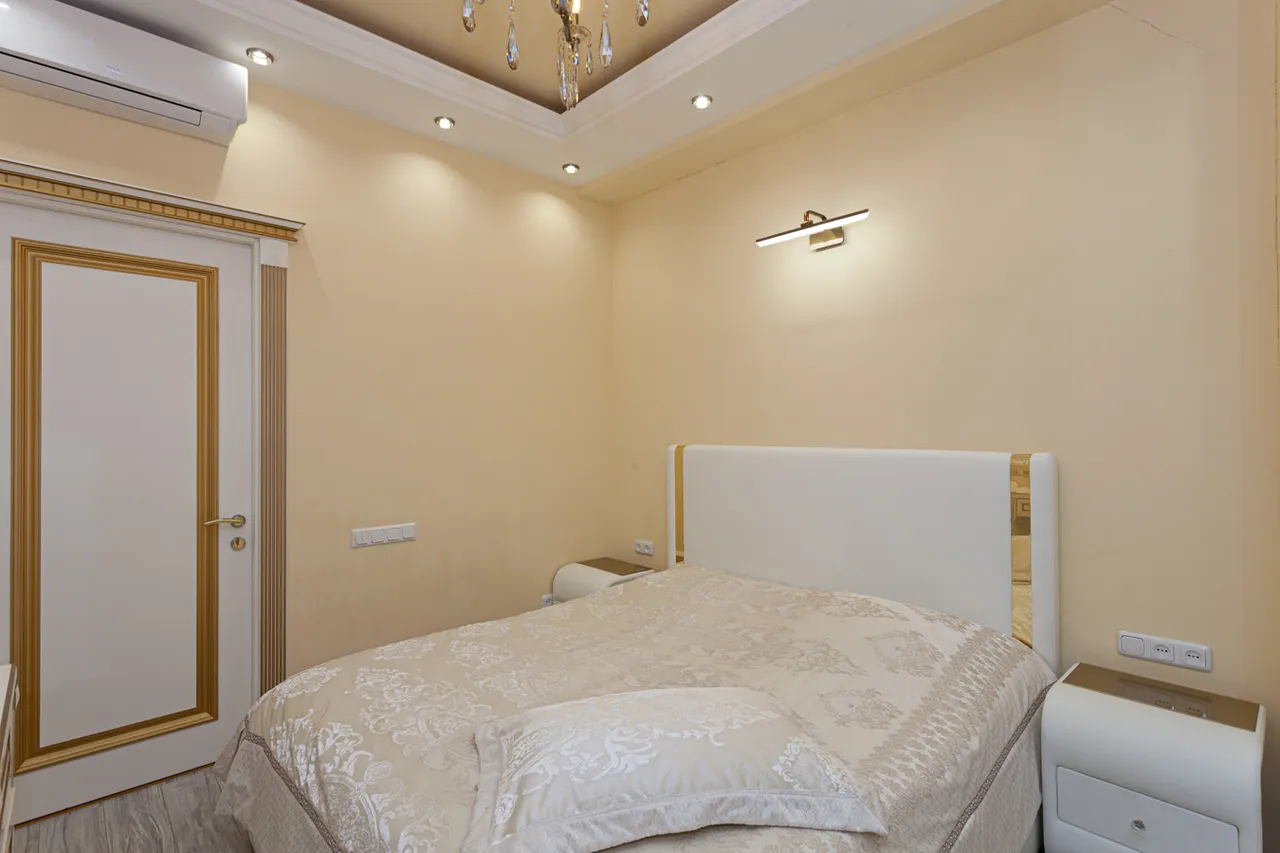 3 bedroom apartment for rent rue d'Amiryan, Center Yerevan, 161928