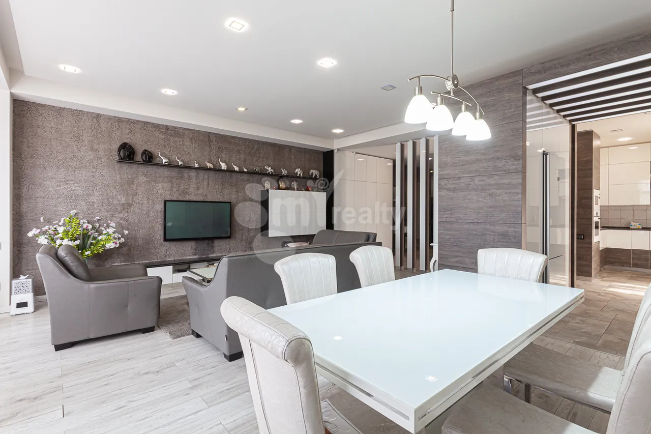 3 bedroom apartment for sale Antarayin St, Center Yerevan, 161759