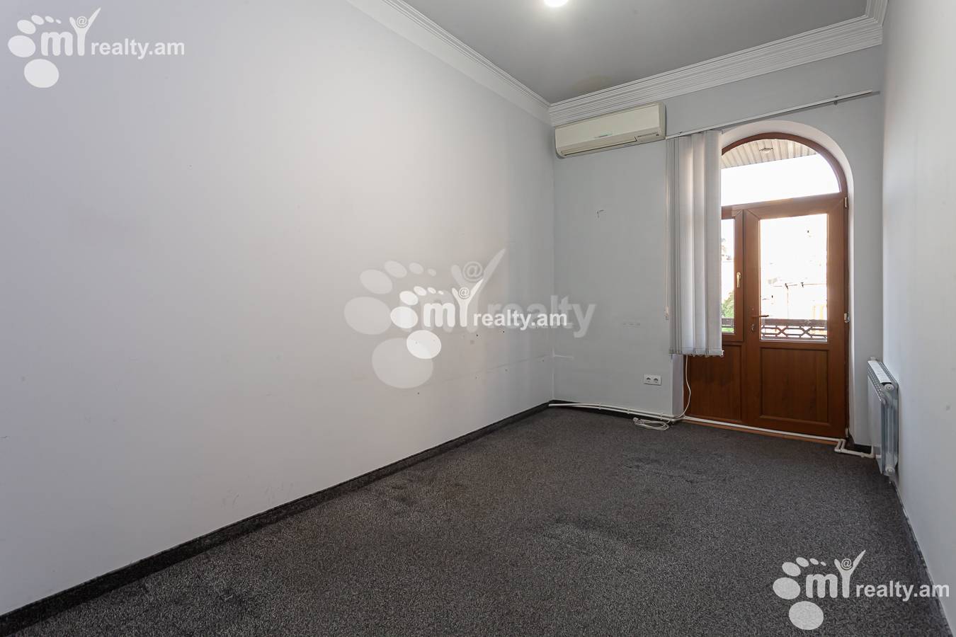 Купить 4 комнатную квартиру Паронян ул, Центр Ереван, 148996