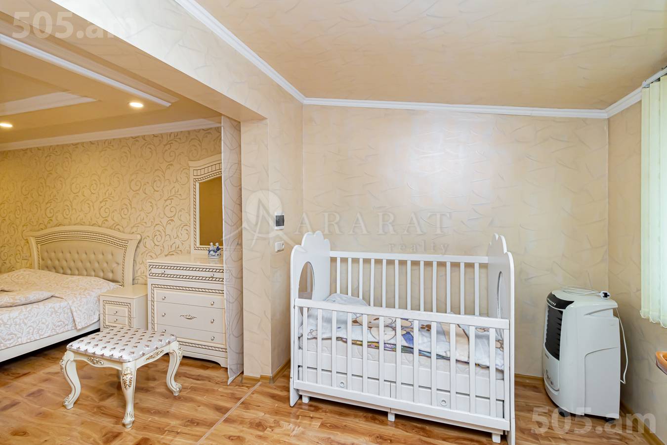 Купить 5 комнатную квартиру Г.Кочар ул, Арабкир Ереван, 154322