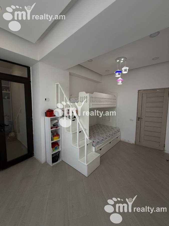 3 bedroom apartment for sale خیابان و. واقارشیان, عربگیر ایروان, 161082