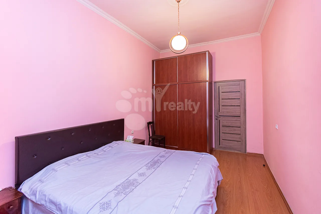 Купить 2 комнатную квартиру Амирян ул, Центр Ереван, 160240