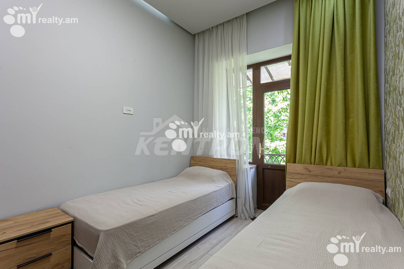 3 սենյականոց բնակարան  Մաշտոցի պող, Կենտրոն Երևան, 155939