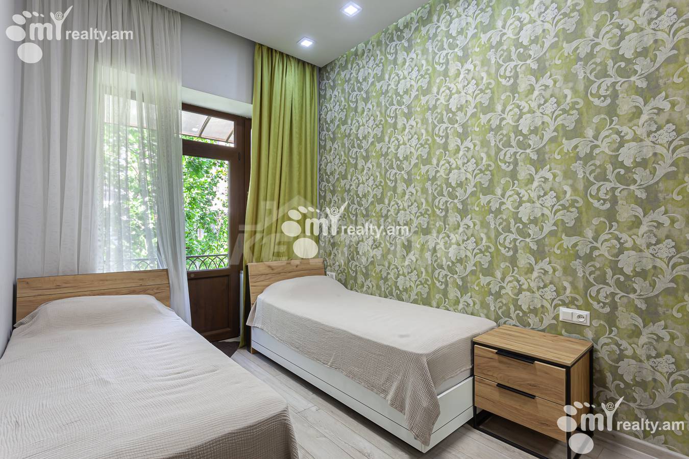 3 սենյականոց բնակարան  Մաշտոցի պող, Կենտրոն Երևան, 155939