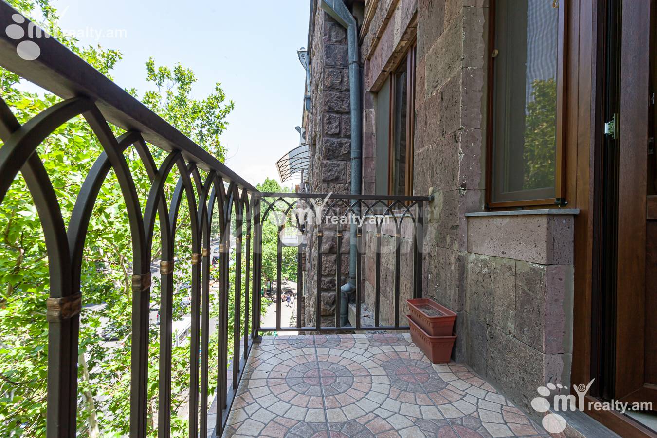 3 սենյականոց բնակարան  Մաշտոցի պող, Կենտրոն Երևան, 155939