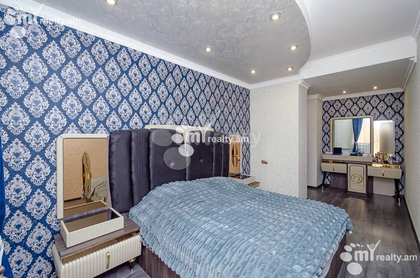 3 bedroom apartment for sale Antarayin St, Center Yerevan, 157083