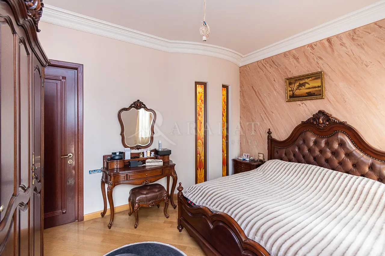 House for sale خیابان مامیکونیانتس, عربگیر ایروان, 161986