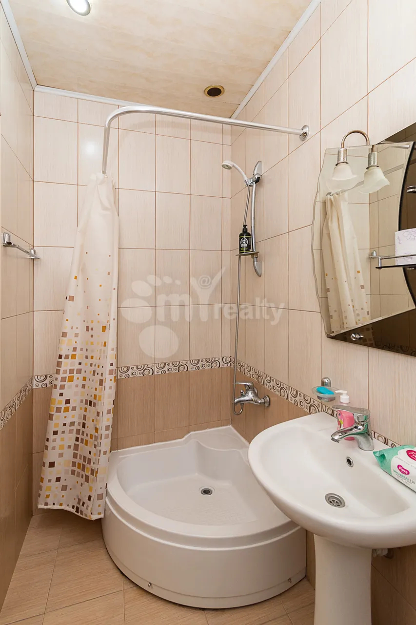 House for sale Melqumov St, Adjapnyak Yerevan, 160638