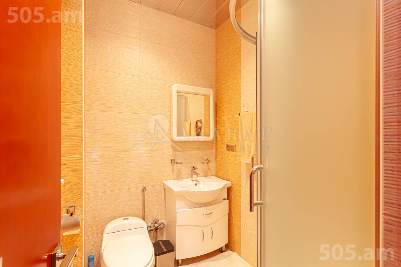 Купить 5 комнатную квартиру Антараин ул, Центр Ереван, 149077