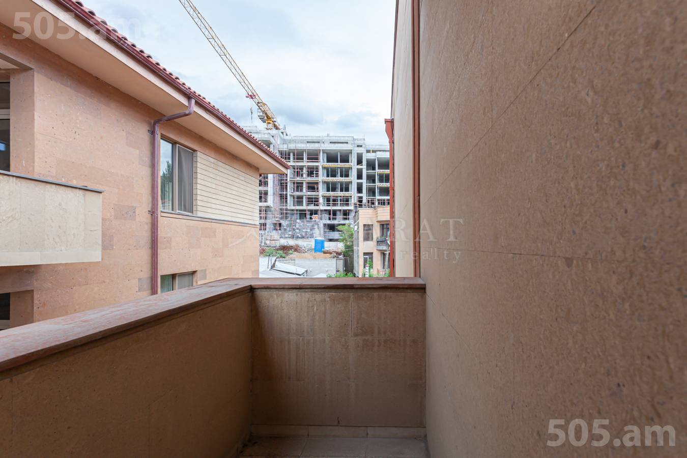 Купить 5 комнатную квартиру Антараин ул, Центр Ереван, 149077