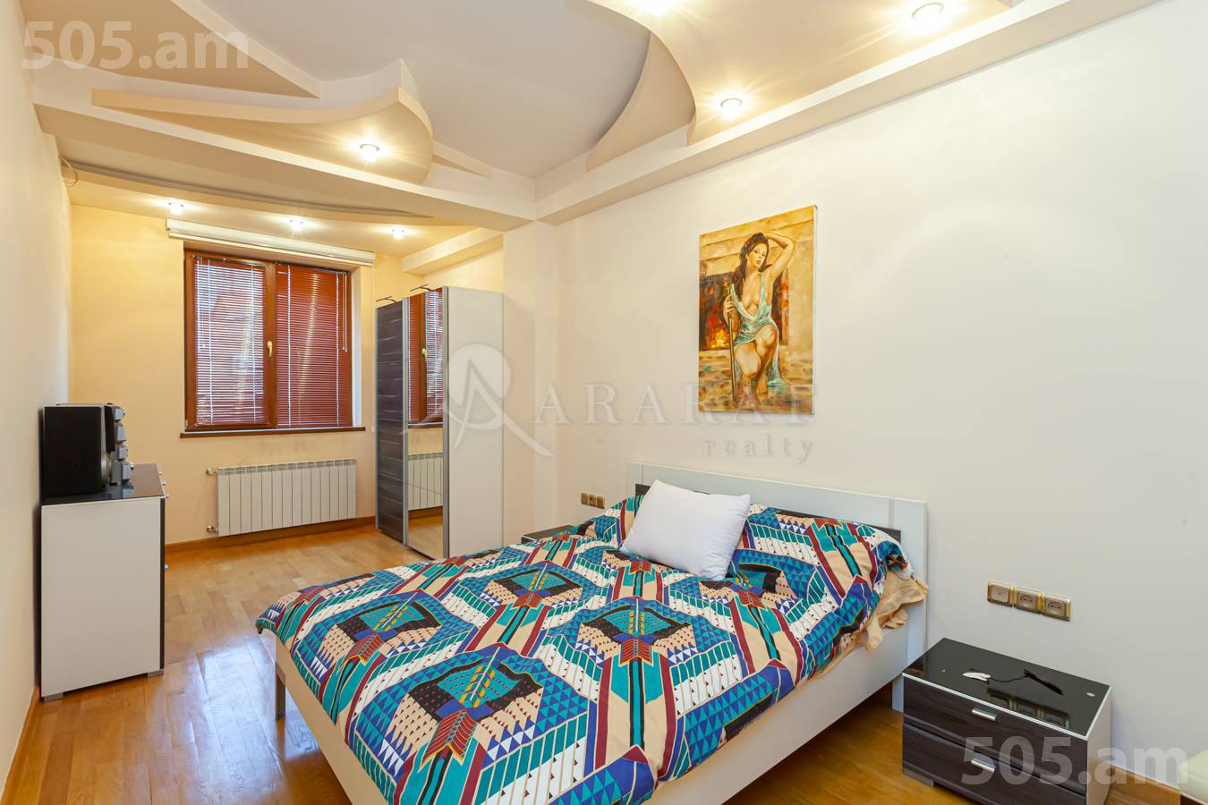 Купить 5 комнатную квартиру Антараин ул, Центр Ереван, 149077