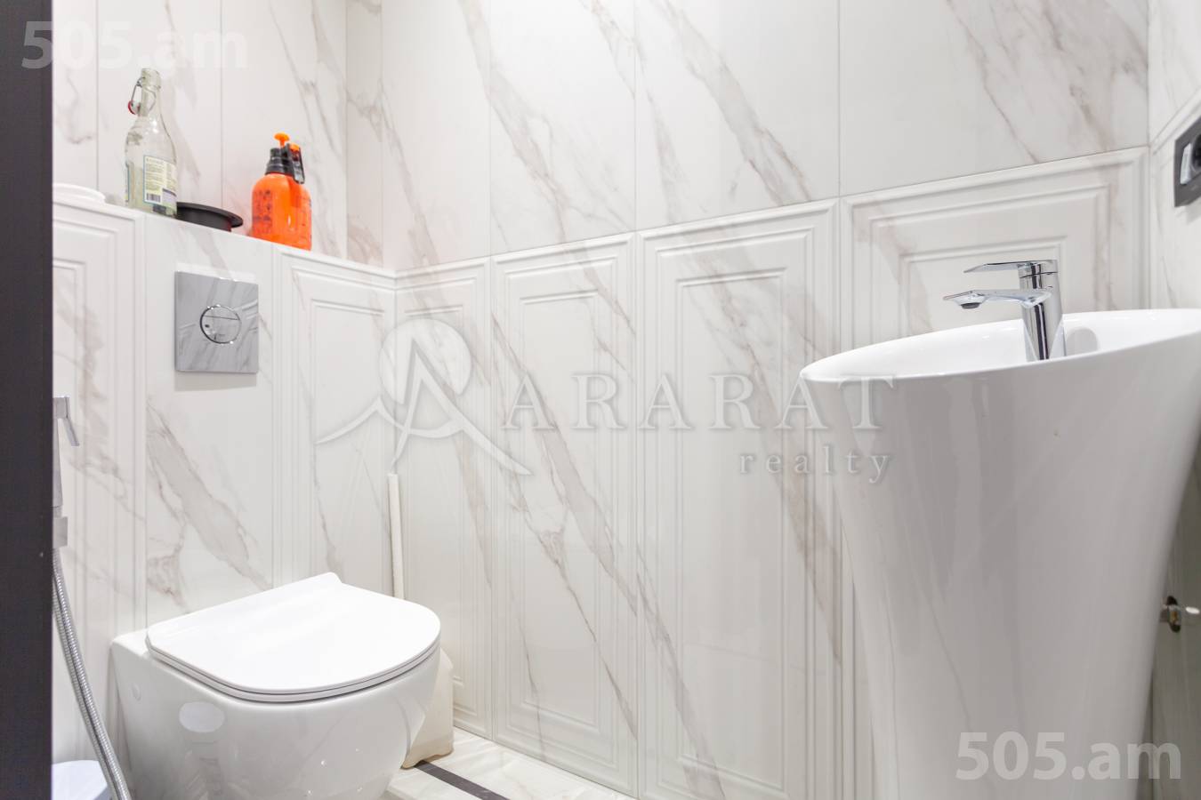 Купить 3 комнатную квартиру Паронян ул, Центр Ереван, 135006