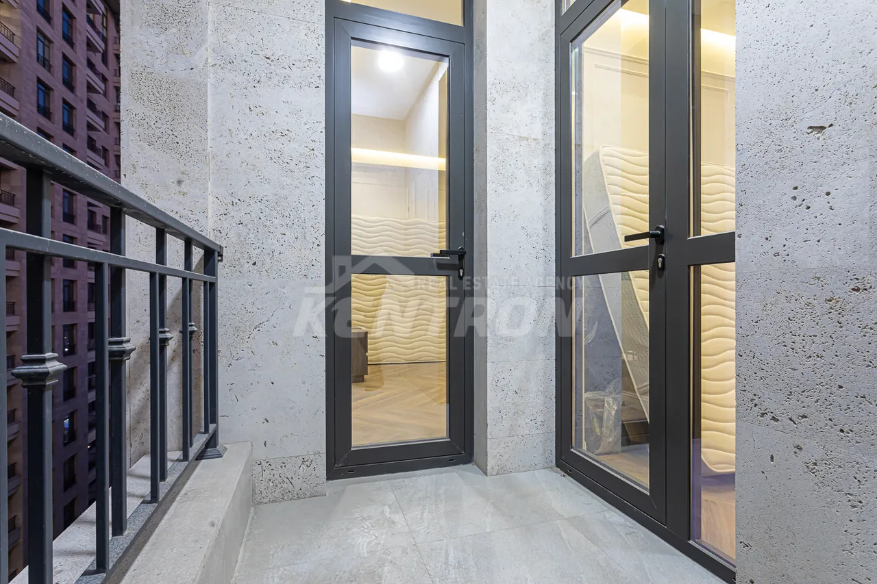 Купить 3 комнатную квартиру Аршакуняц пр, Центр Ереван, 158813