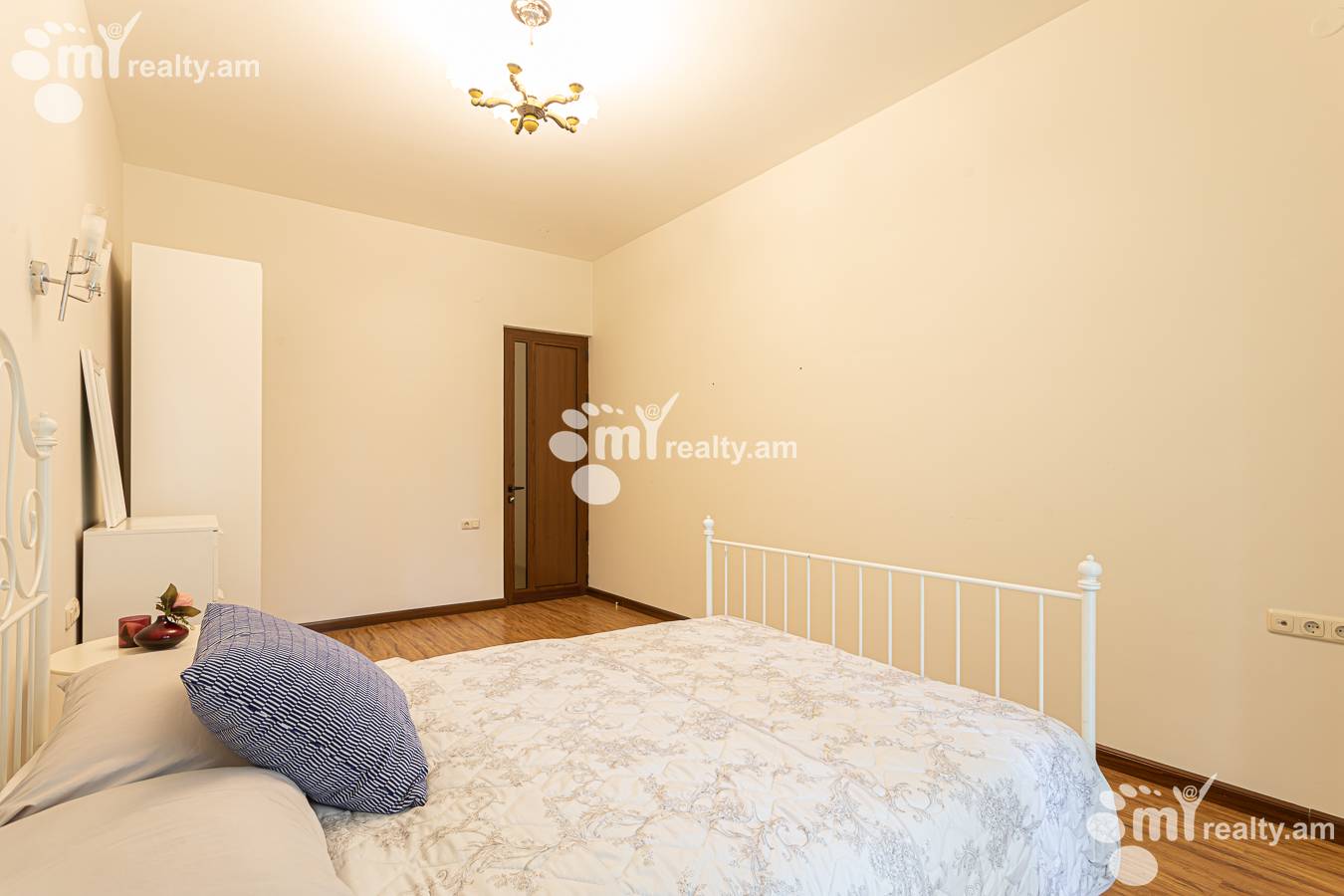 4 bedroom apartment for rent خیابان امیریان, مرکز شهر ایروان, 156946