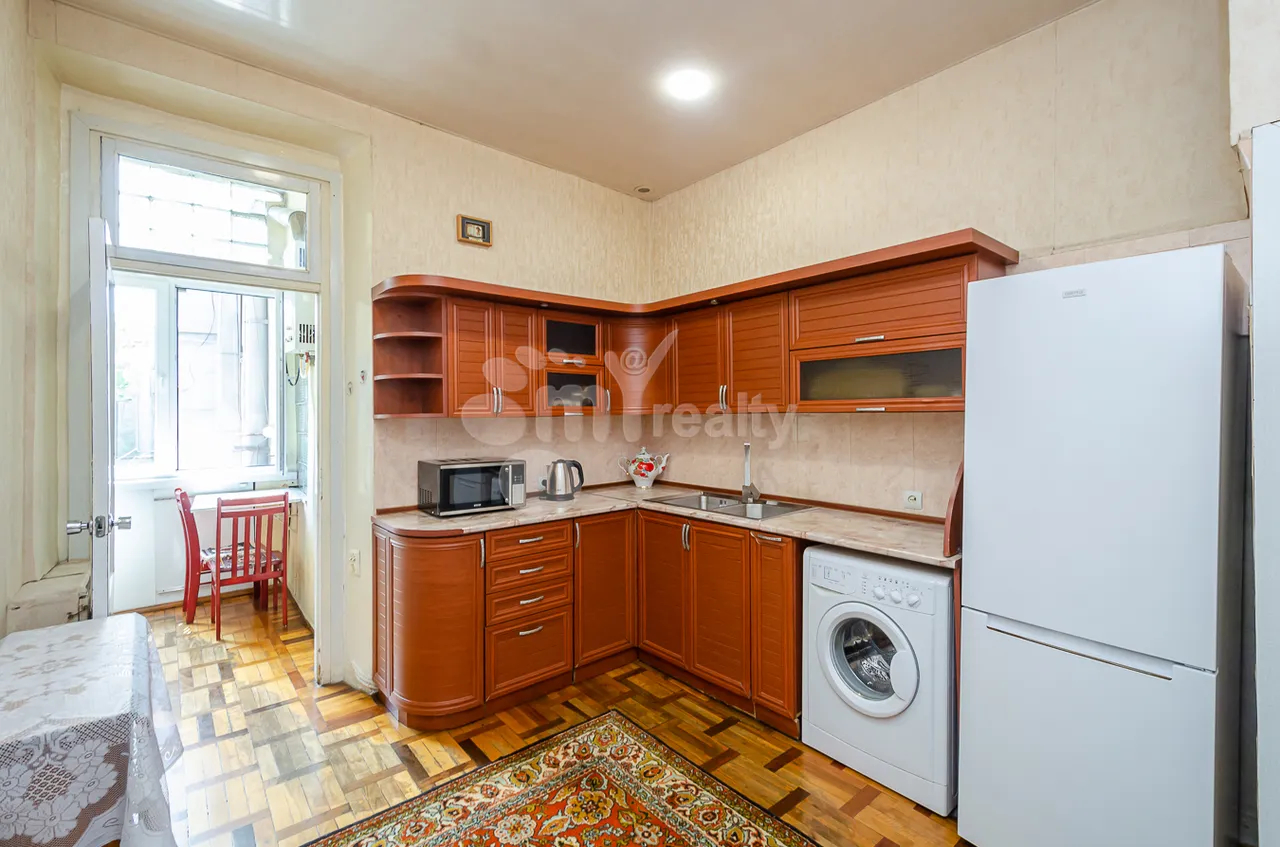 3 bedroom apartment for rent Tumanyan St, Center Yerevan, 161491