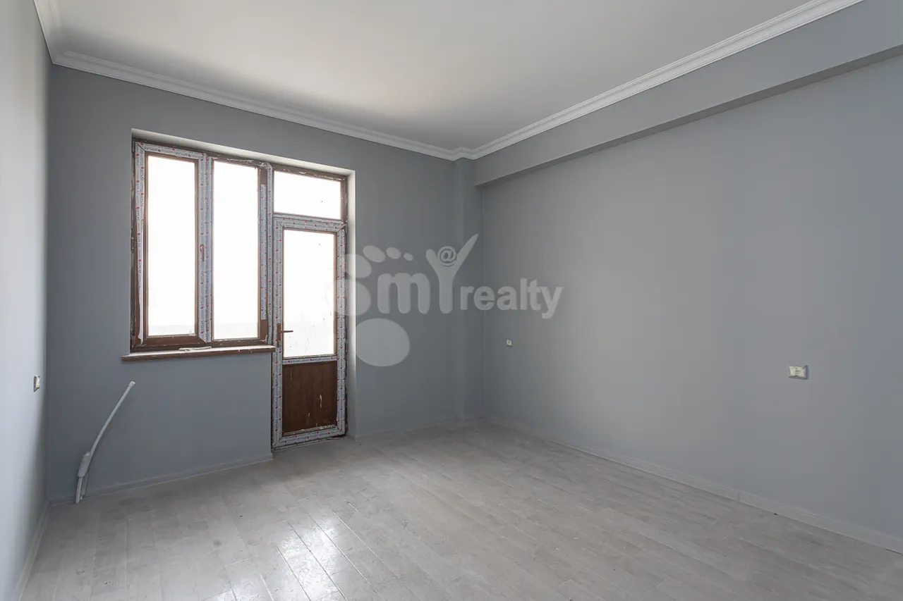 4 սենյականոց բնակարան  Մ․ Մելքոնյան փող, Կենտրոն Երևան, 160108