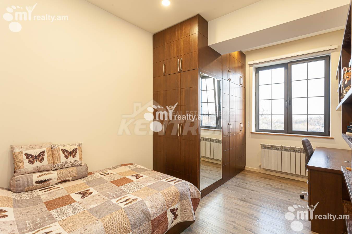 4 սենյականոց բնակարան  Լեռ. Կամսարի փող, Կենտրոն Երևան, 153801