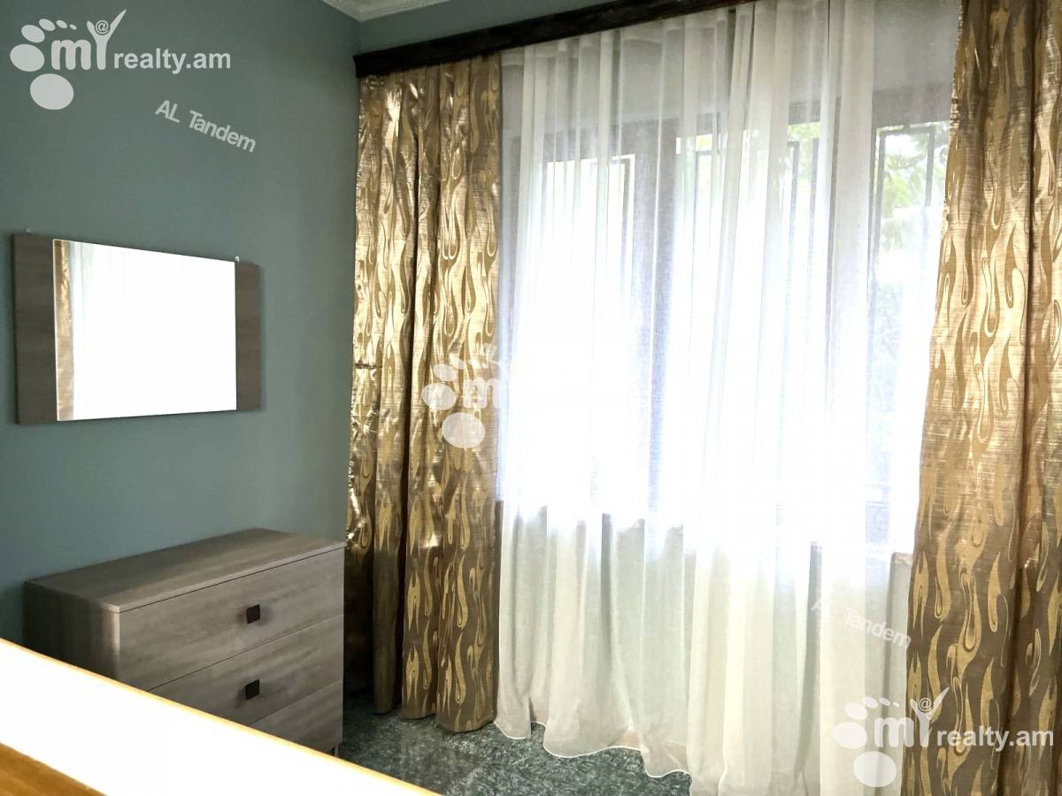 Снять 3 комнатную квартиру Сарян ул, Центр Ереван, 125495