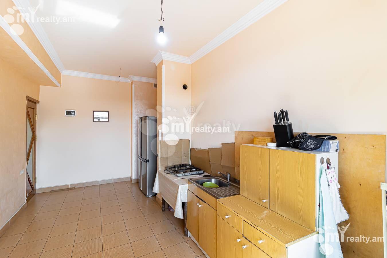 4 սենյականոց բնակարան  Գլինկայի փող, Կենտրոն Երևան, 154197