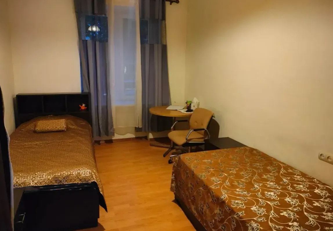 4 սենյականոց բնակարան  Մաշտոցի պող, Կենտրոն Երևան, 161065