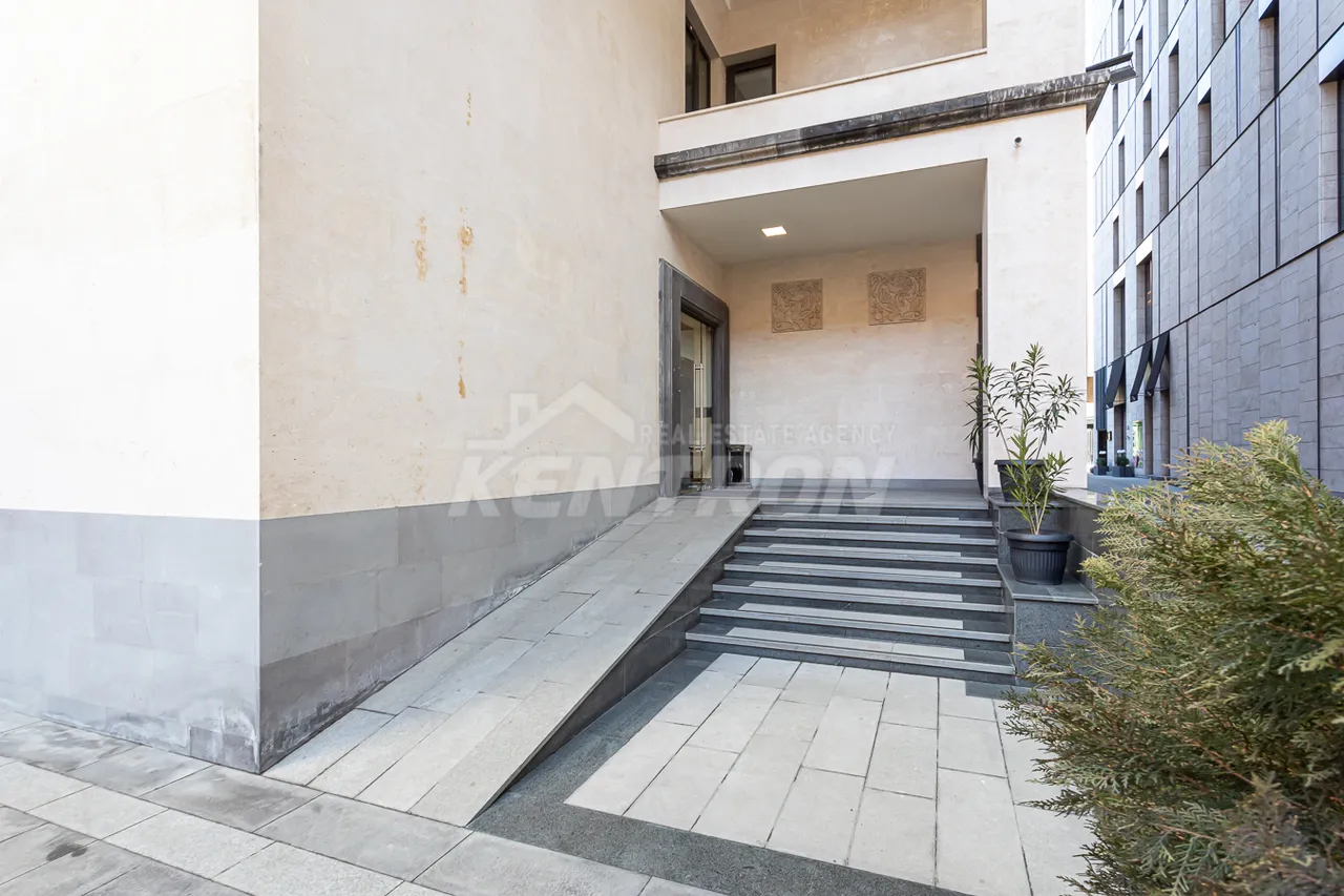 4 սենյականոց բնակարան  Պուշկինի փող, Կենտրոն Երևան, 157580