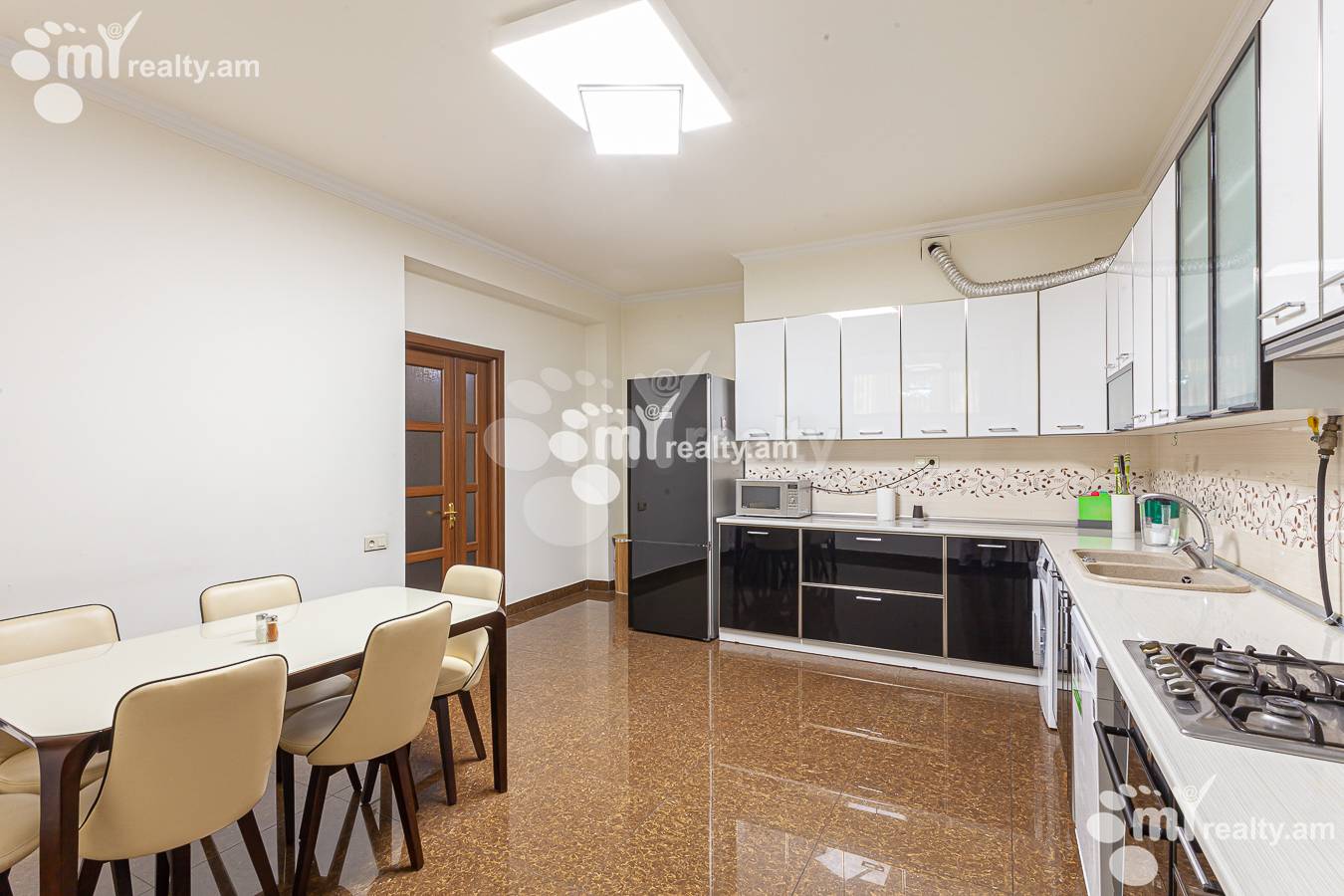 Купить 4 комнатную квартиру Саят-Нова пр, Центр Ереван, 149056