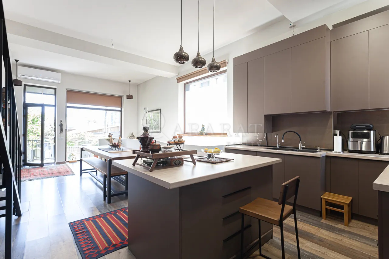 House for sale Fizkulturnikner St, Center Yerevan, 157325