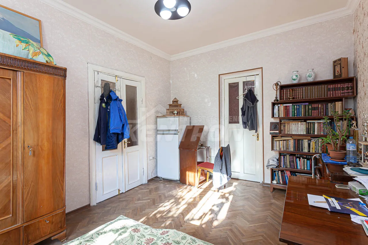 Commercial property for sale Abovyan St, Center Yerevan, 158520