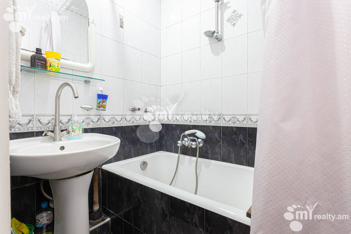 3 bedroom apartment for sale Azatutyan Ave, Arabkir Yerevan, 154196