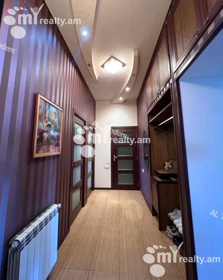 3 bedroom apartment for rent Moskovyan St, Center Yerevan, 152645