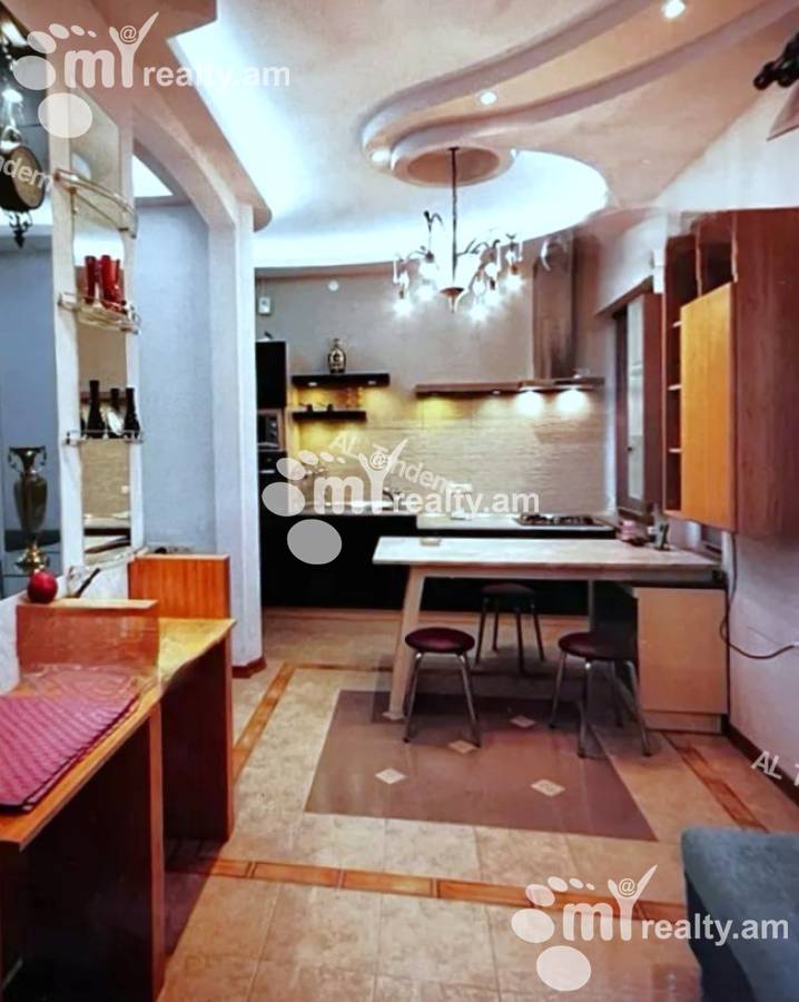 3 bedroom apartment for rent Moskovyan St, Center Yerevan, 152645