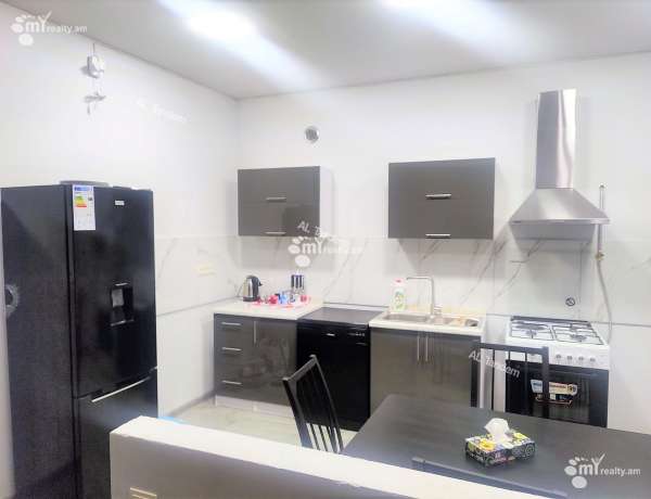 arandznatun-vacharq-Yerevan-Avan