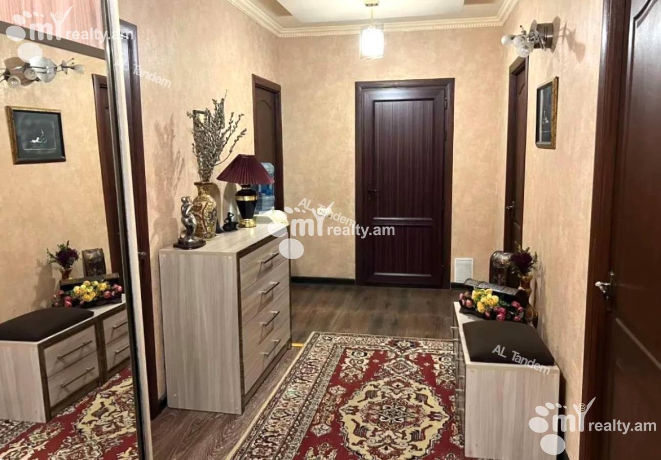 3 bedroom apartment for sale خیابان گِریبودوف, عربگیر ایروان, 153823