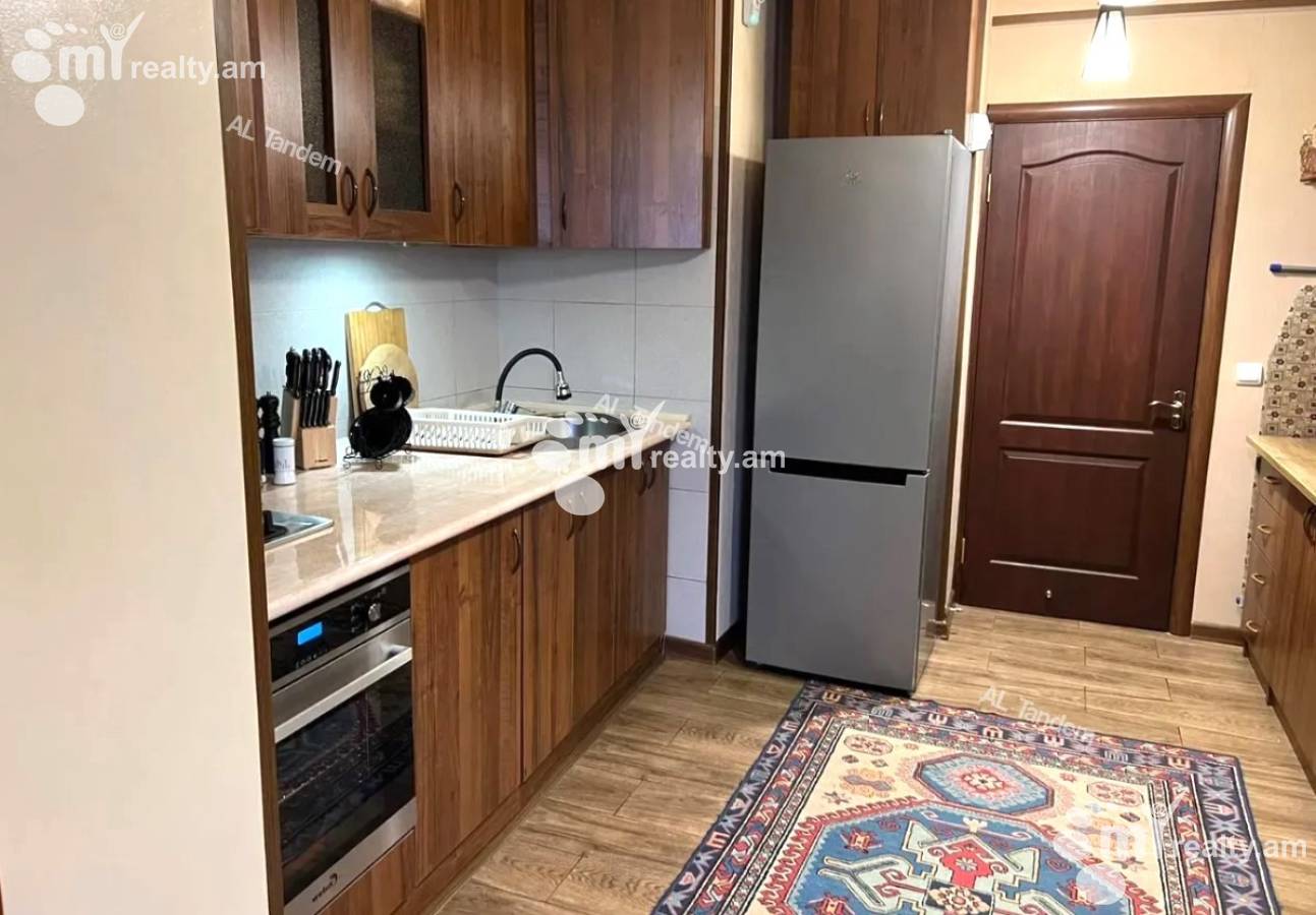 3 bedroom apartment for sale خیابان گِریبودوف, عربگیر ایروان, 153823