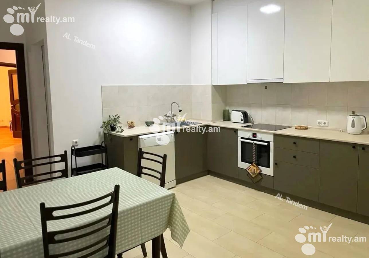 3 սենյականոց բնակարան  Ռոստոմի փող, Կենտրոն Երևան, 153794