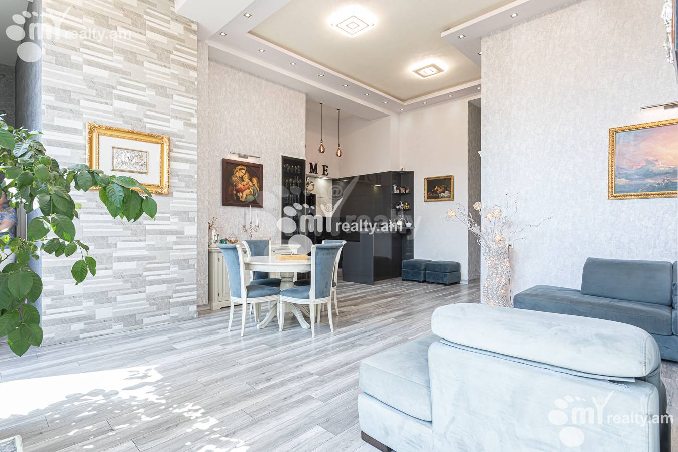 4 bedroom apartment for sale خیابان آدونس, عربگیر ایروان, 156083