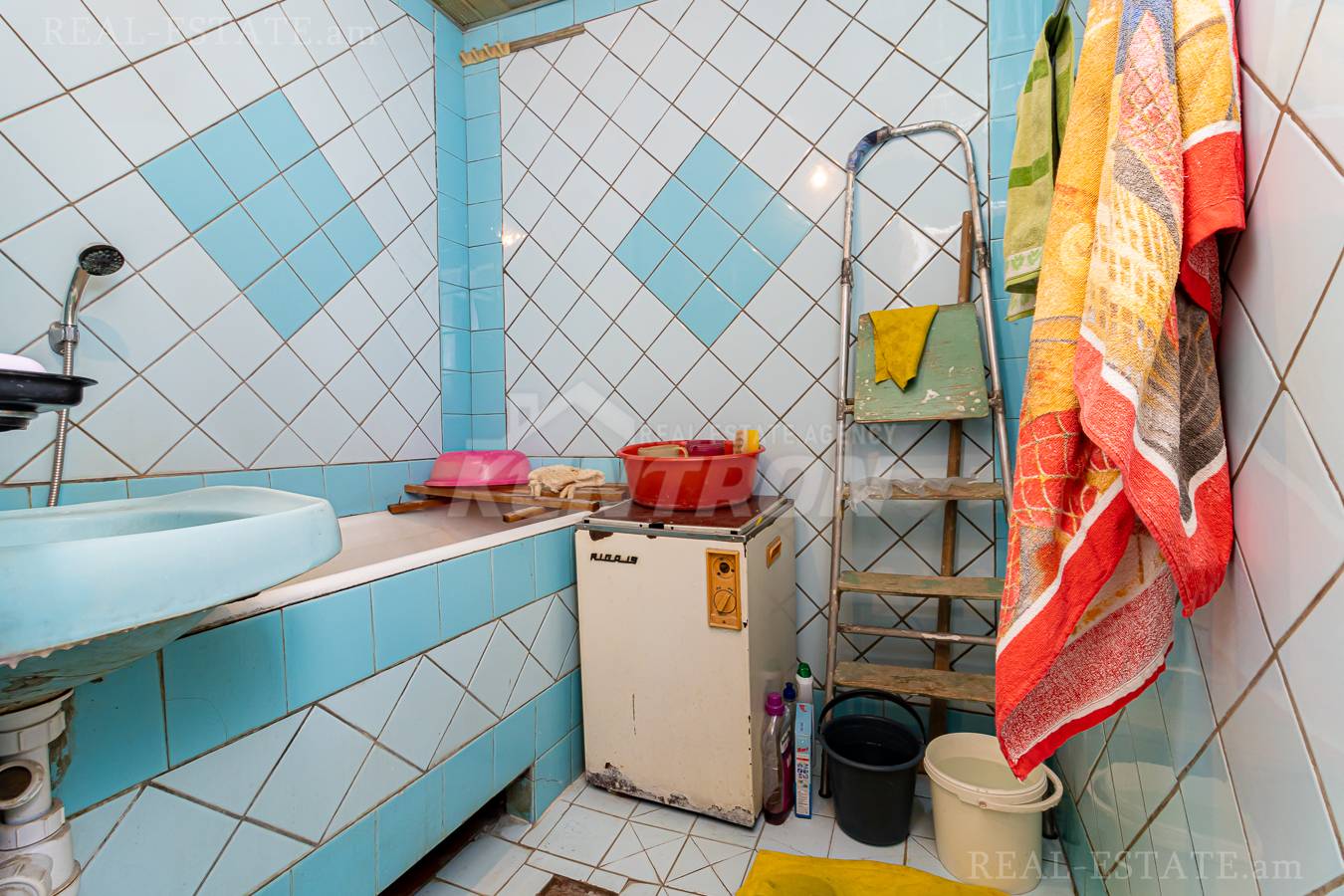 4 սենյականոց բնակարան  Ադոնց փող, Արաբկիր Երևան, 138143