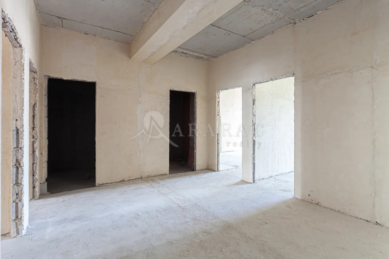 4 bedroom apartment for sale خیابان گِریبودوف, عربگیر ایروان, 161910