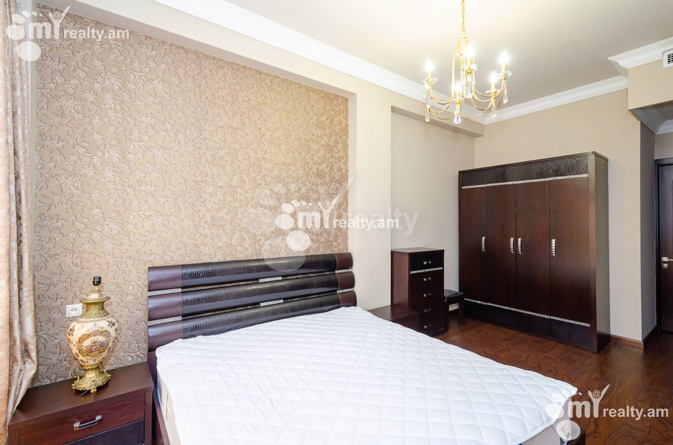 4 bedroom apartment for sale Northern(Hyusisayin)  Ave, Center Yerevan, 142758