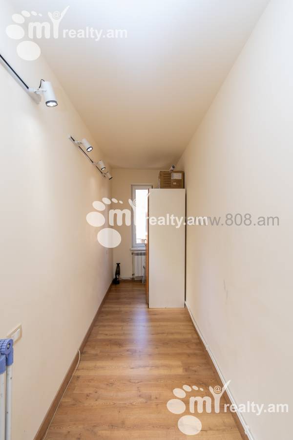 3 սենյականոց բնակարան  Սարյան փող, Կենտրոն Երևան, 130219