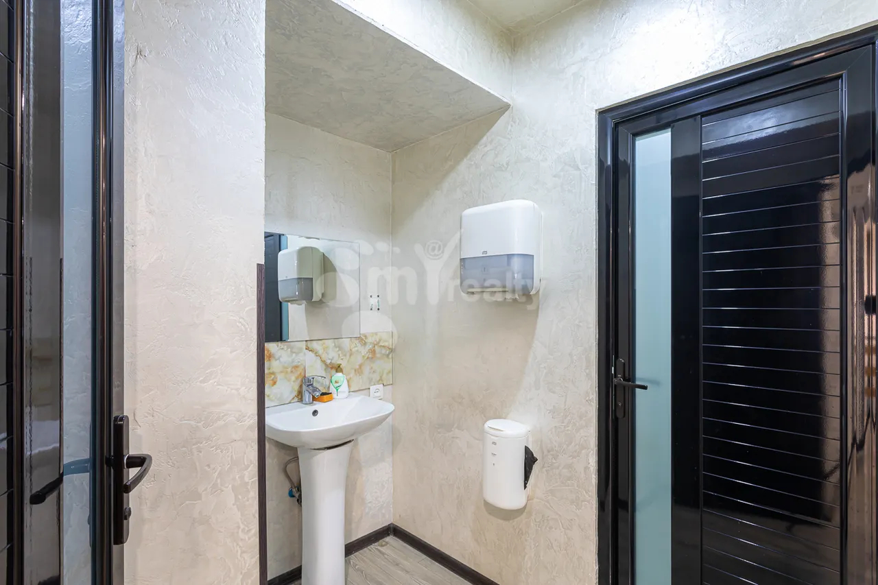 Commercial property for sale Bashinjaxyan St, Adshapnjak Yerevan, 160011