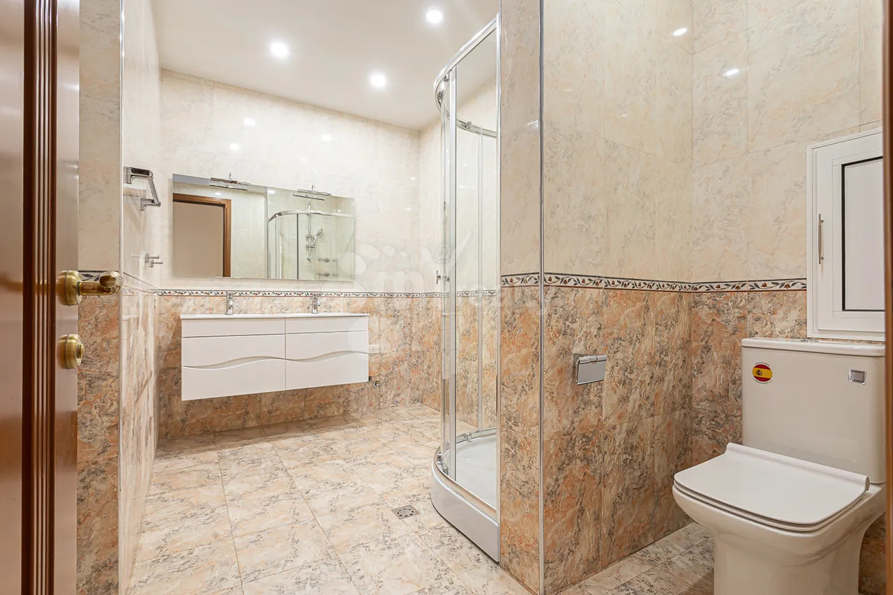 4 bedroom apartment for sale Vardanants St, Center Yerevan, 157558