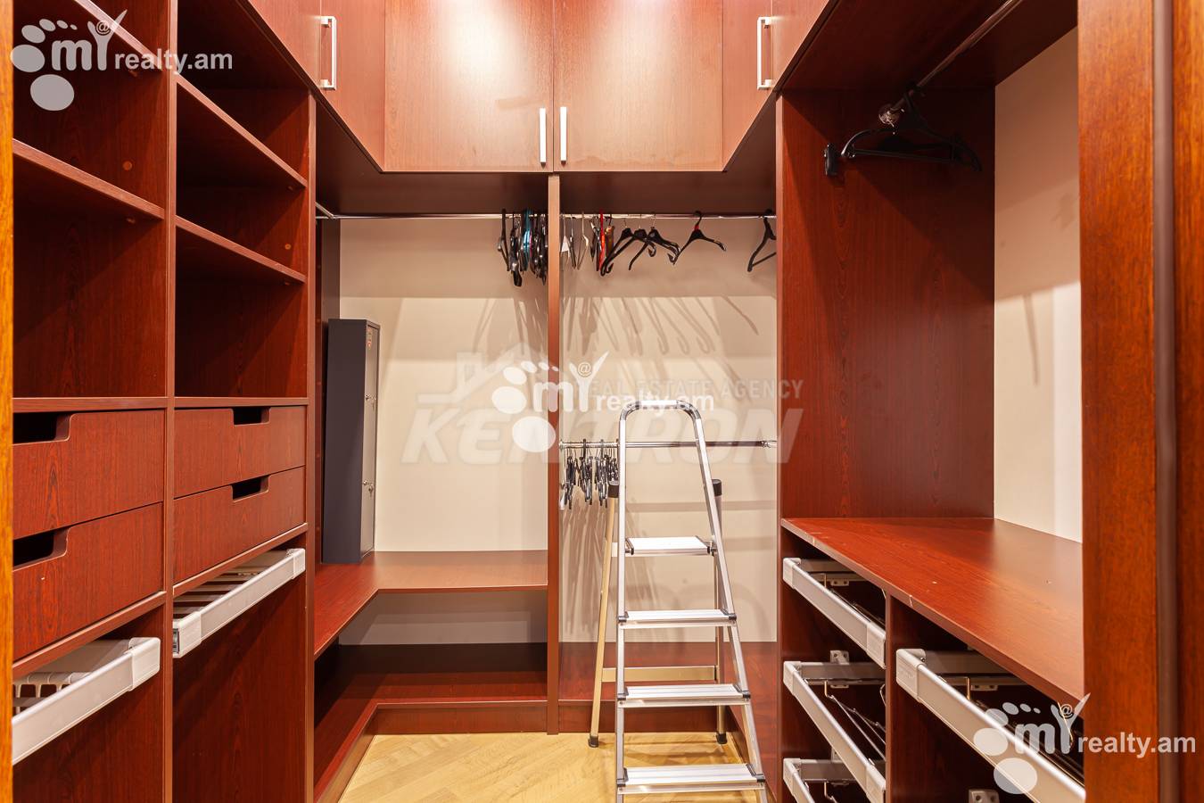 3 bedroom apartment for rent Yekmalyan St, Center Yerevan, 154625